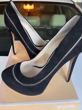 Michael Kors Haya Platform Pumps Size 8.5M